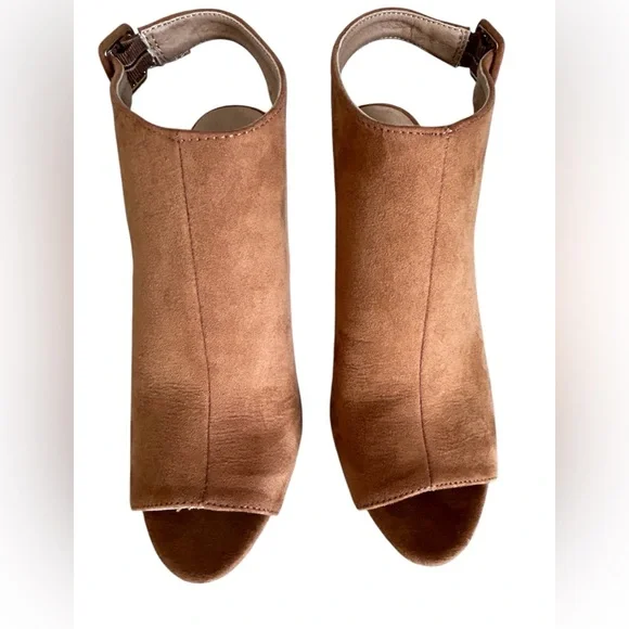 Madden Girl Beckkie Camel Brown Suede Peep Toe Heels Ankle Booties in Size 7.5 - Picture 6 of 9